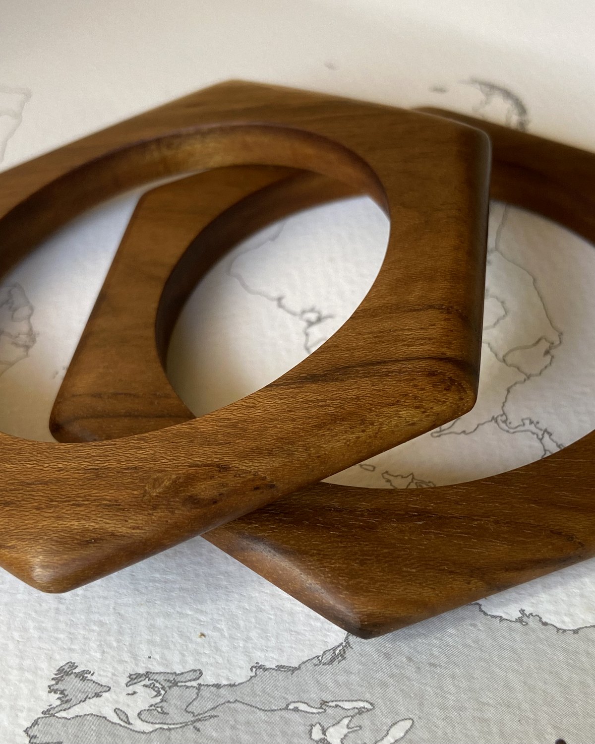 Hex Teak Bangle (Yala)